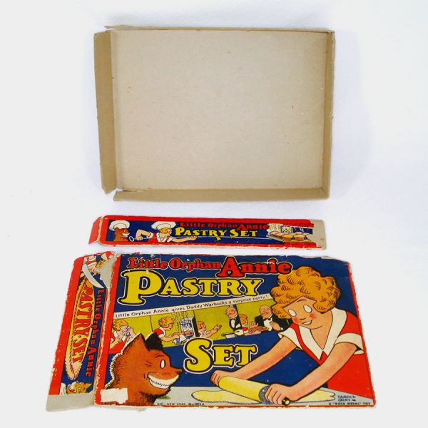 1930s Orphan Annie Pastry Play Set Kitchen Toy #4