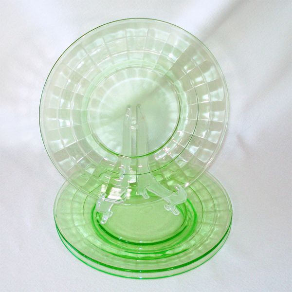 2 Hocking Green Block Optic 8 Inch Depression Glass Plates Plus Bonus