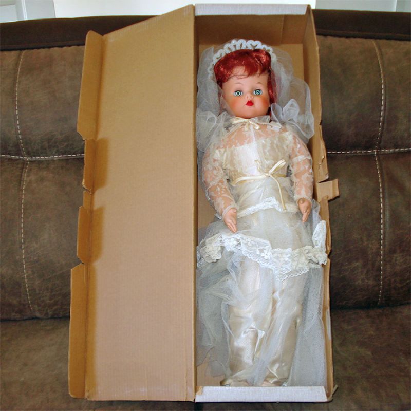 Copperton Lane: Betty Beautiful Bride Doll in Original Box, Dolls and  Accessories, 15580