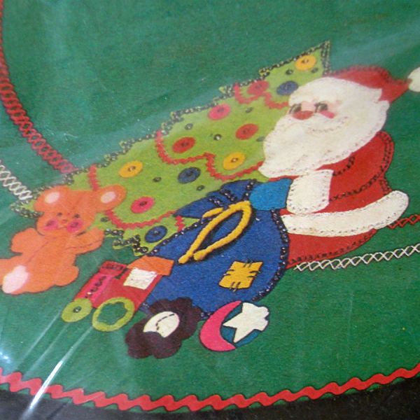 Bucilla Santas Journey Beaded Stitchery Christmas Tree Skirt Kit #6