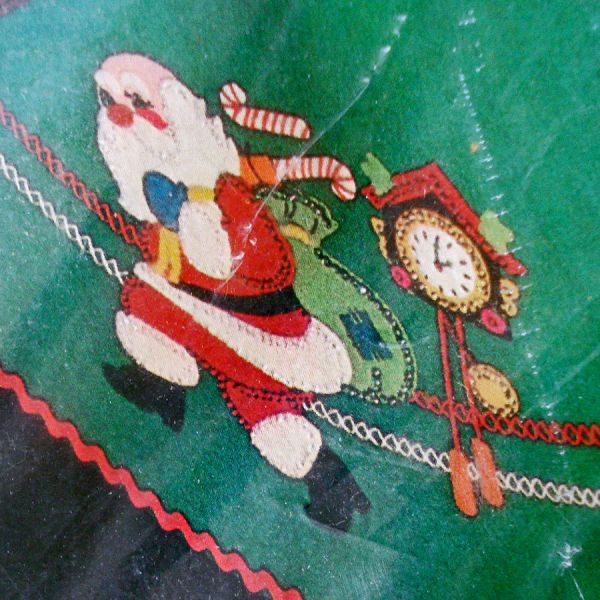 Bucilla Santas Journey Beaded Stitchery Christmas Tree Skirt Kit #7