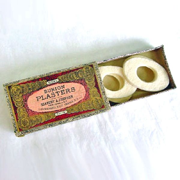 Box Victorian Bunion Plasters, Antique Medicine Cabinet Advertising #2