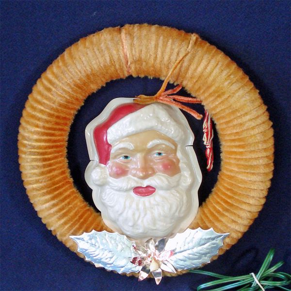 Paramount Lighted Santa Face Chenille Christmas Wreath in Box #2