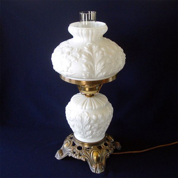 Fenton White Poppy Glass Table Lamp #2