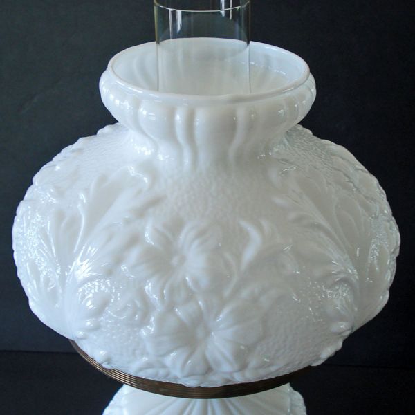 Fenton White Poppy Glass Table Lamp #3