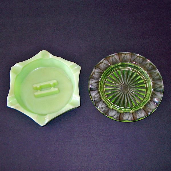 Pair 1930s Ashtrays in Jadite and Uranium Green Glass #2