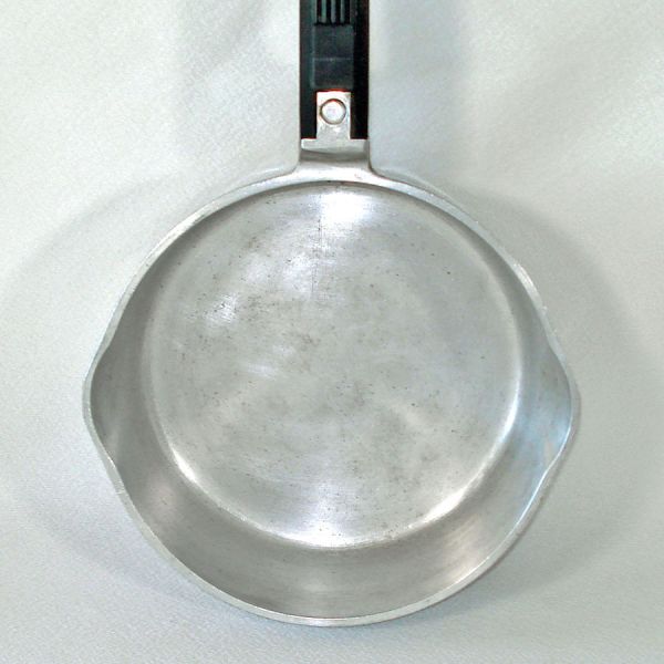 Magnalite 2.5 Quart Covered Aluminum Saucepan #3