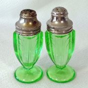 Hazel Atlas Depression Green Glass Paperclip Salt Pepper Shakers