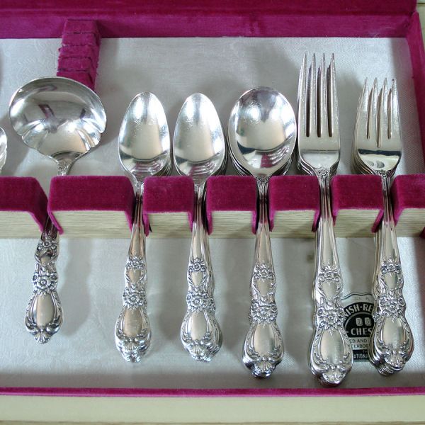 Heritage Rogers 1953 Silverplate Flatware Service for 8 Wood Chest #5
