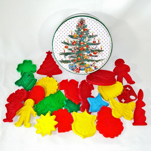 Tupperware, Hallmark 22 Cookie Cutters in Christmas Tin