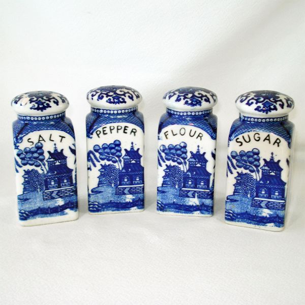 Blue Willow Tall Range Shakers Set of 4 Moriyama