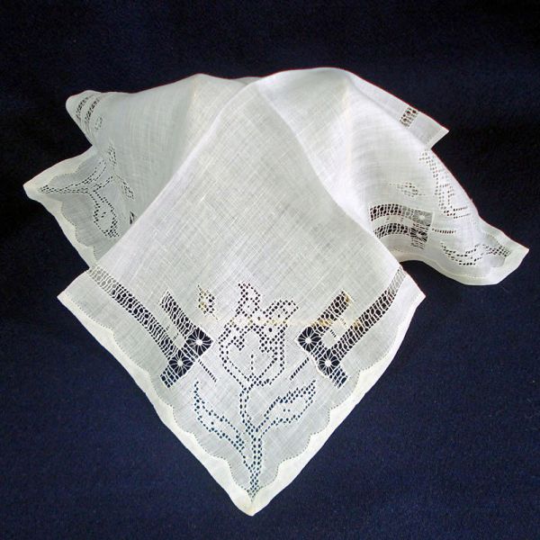 6 White Lace and Embroidered Vintage Hankies #5
