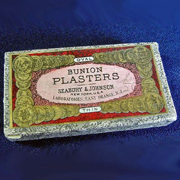 Box Victorian Bunion Plasters, Antique Medicine Cabinet Advertising