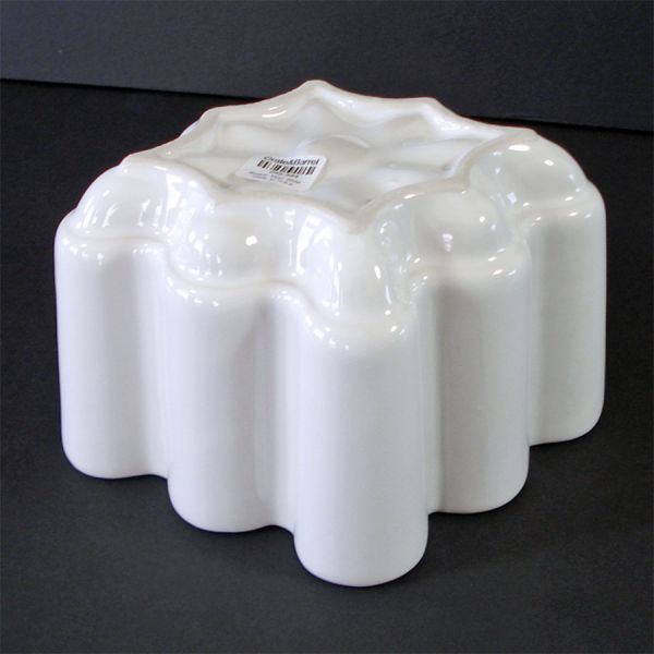 Hartstone Scallop Star Mold White Ceramic Crate and Barrel #2