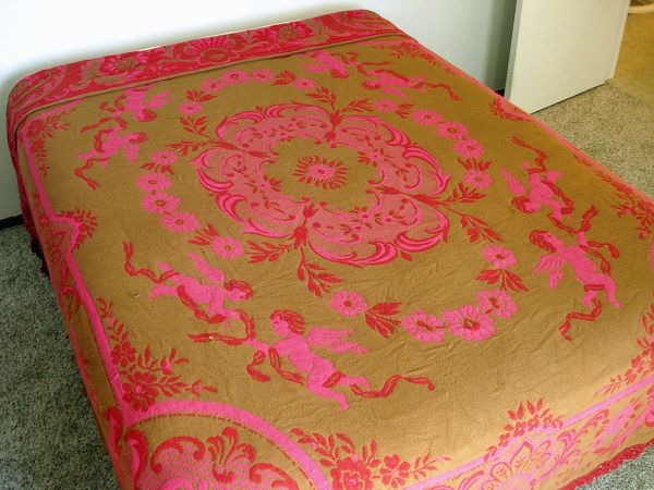 Nettle Creek Romance Queen Bedspread Red Pink Cherubs #2
