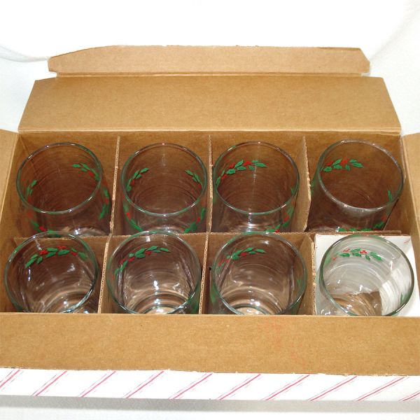 Box 8 Corelle Winter Holly Glass Tumblers Christmas #2