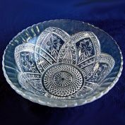 Indiana Glass Flower Medallion EAPG Serving Bowl