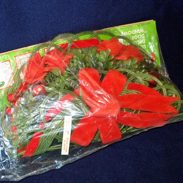 1973 Christmas Floral Door Wall Decoration Mint in Package #2