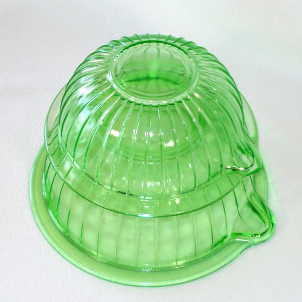 Hazel Atlas Pair Green Depression Glass Pour Spout Mixing Bowls #4