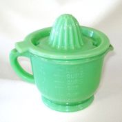 Modern Jadeite 2 Cup Measuring Pitcher With Juicer Top