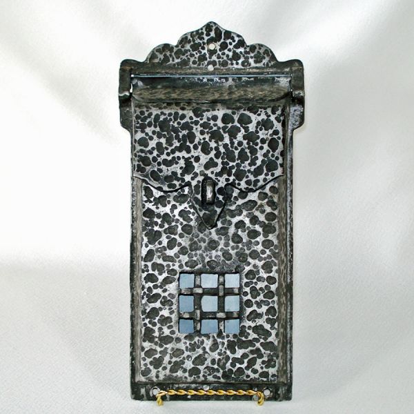 Hammered Metal Victorian Gothic Style Mailbox