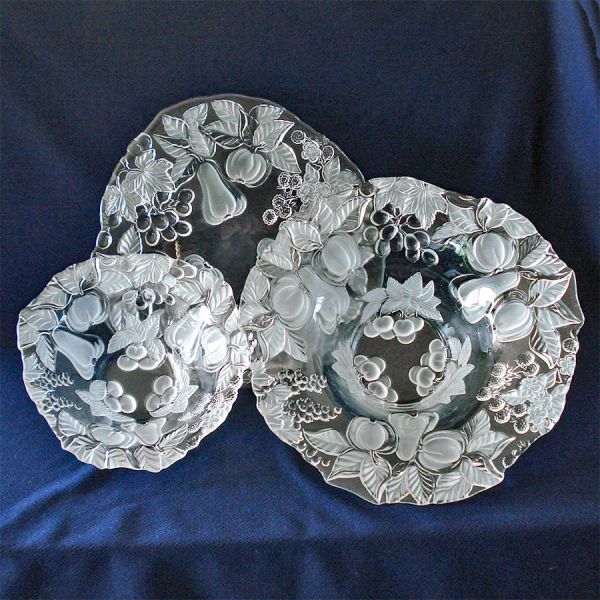 Mikasa Garden Harvest Glass Platter and 2 Bowls