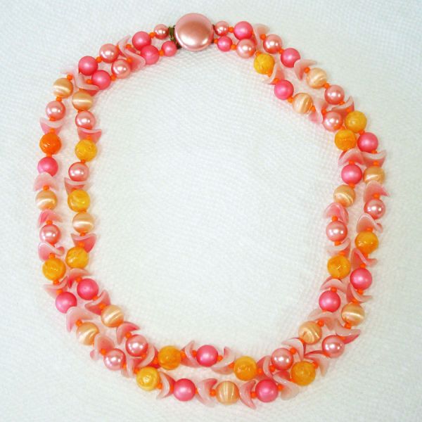 Pink and Apricot Beaded Mid Century Necklace
