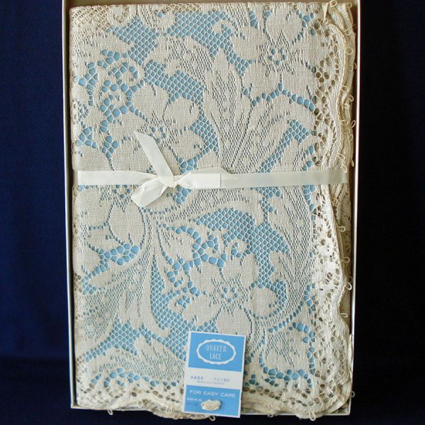 Quaker Lace 72 by 90 Tablecloth Mint Unused in Box #2