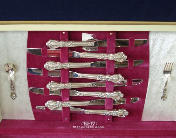 Heritage Rogers 1953 Silverplate Flatware Service for 8 Wood Chest #3