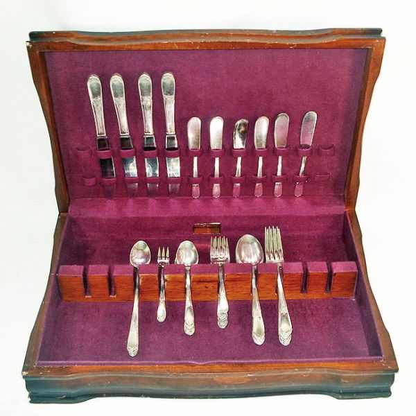 Devonshire Rogers 1938 Silverplate 40 Piece Flatware Set With Chest #1