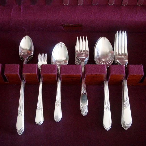 Devonshire Rogers 1938 Silverplate 40 Piece Flatware Set With Chest #2