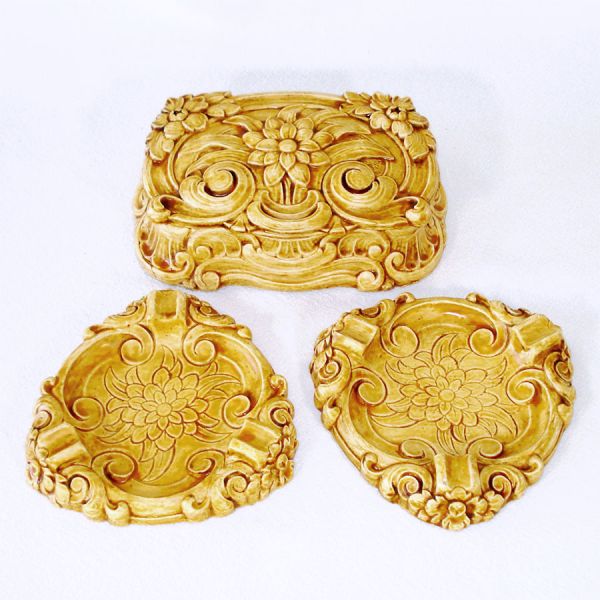 Syroco Wood Honey Blond Smoking Set Ashtrays Cigarette Box