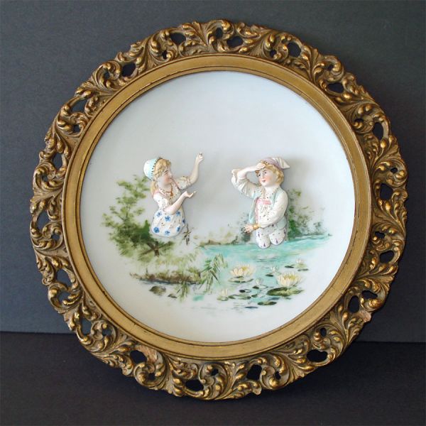 Mt Washington Victorian Glass Charger Plaque With Bisque Figures #2